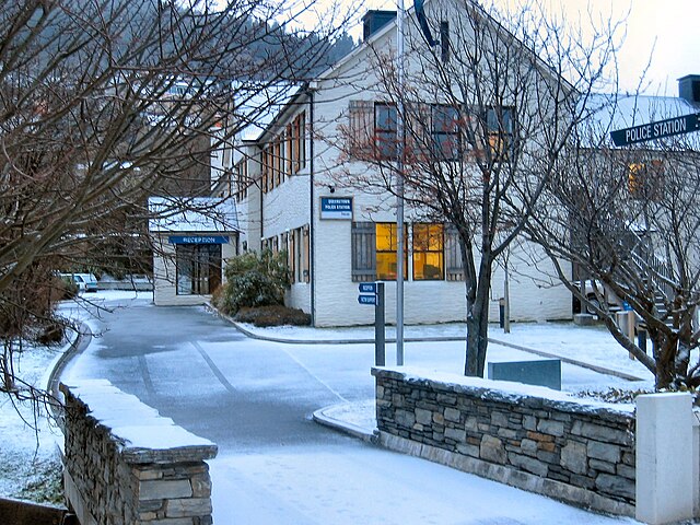 Referência mundial nos esportes radicais, Queenstown, na Nova Zelândia, é um paraíso em termos de beleza e qualidade de vida. A ceia de Natal é especial para quem curte muita neve.