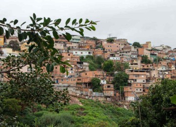 Padre Mauro se mudou em 2000 para o Aglomerado Santa Lúcia, onde participou da criação, em 2008, do Memorial do Quilombo -  (crédito: Larissa Kümpel/EM/D.A Press)