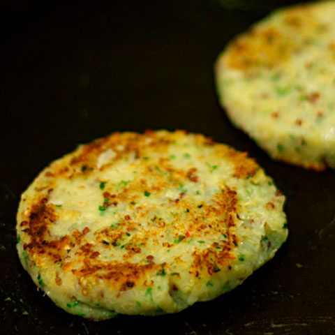 Hambúrguer de batata doce com quinoa. Desenvolvido no programa  