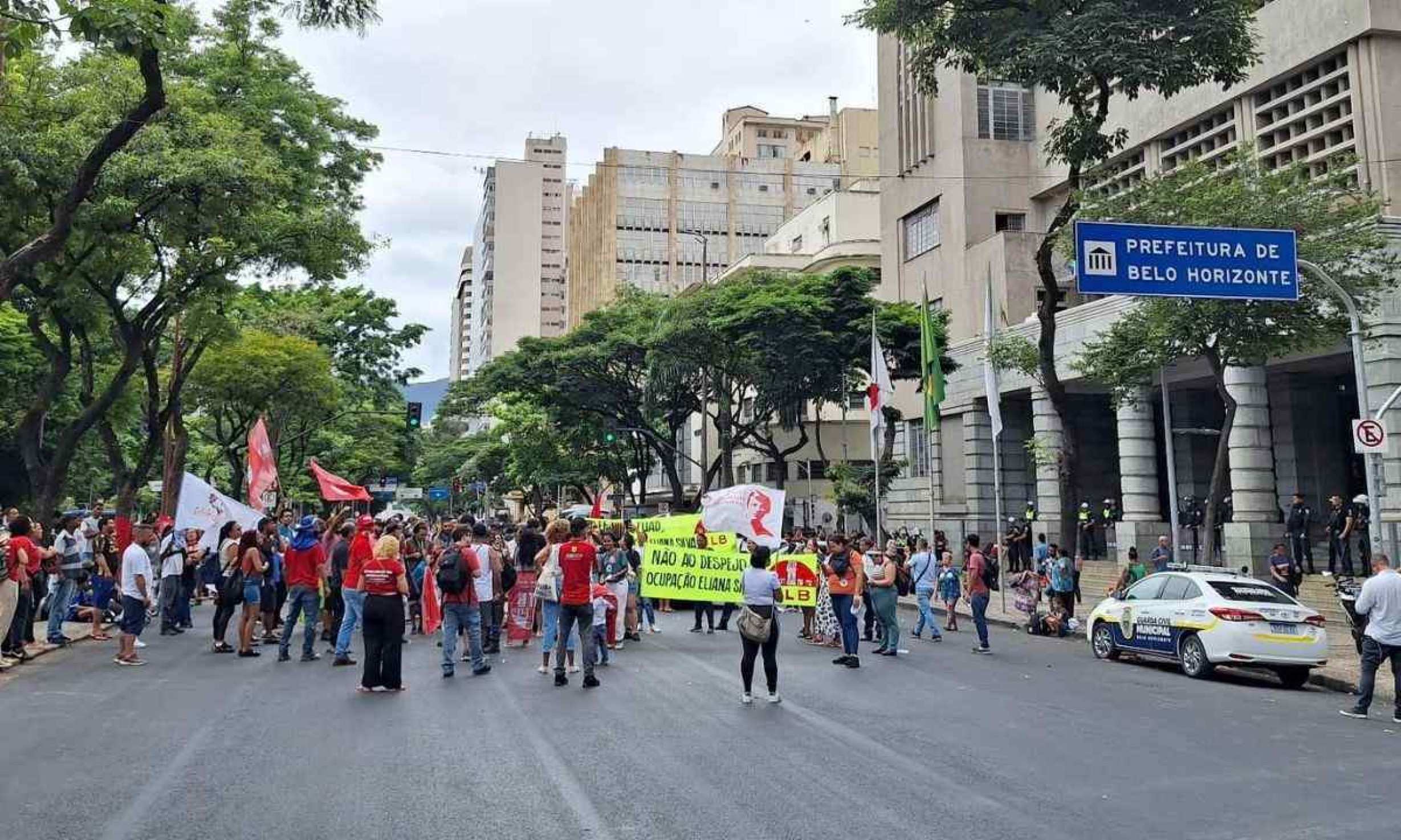 BH: manifestação fecha avenida no Centro da capital