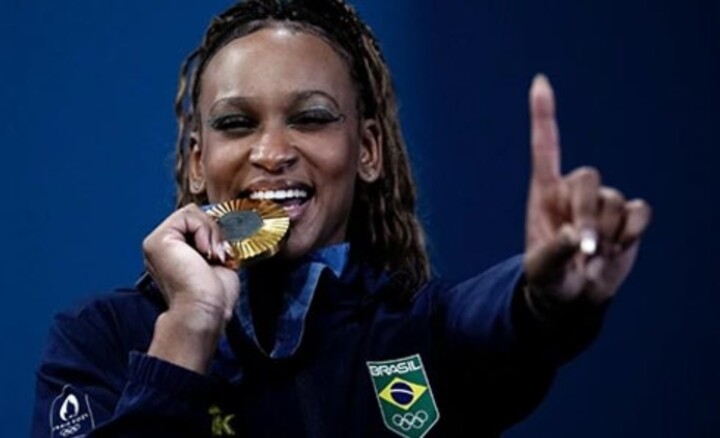 Esportistas - Rebeca Andrade: A ginasta foi o grande nome do Brasil nas Olimpíadas de Paris. Ela faturou quatro medalhas, sendo uma de ouro, duas de prata e uma de bronze. De quebra, se tornou a maior medalhista olímpica brasileira na história.