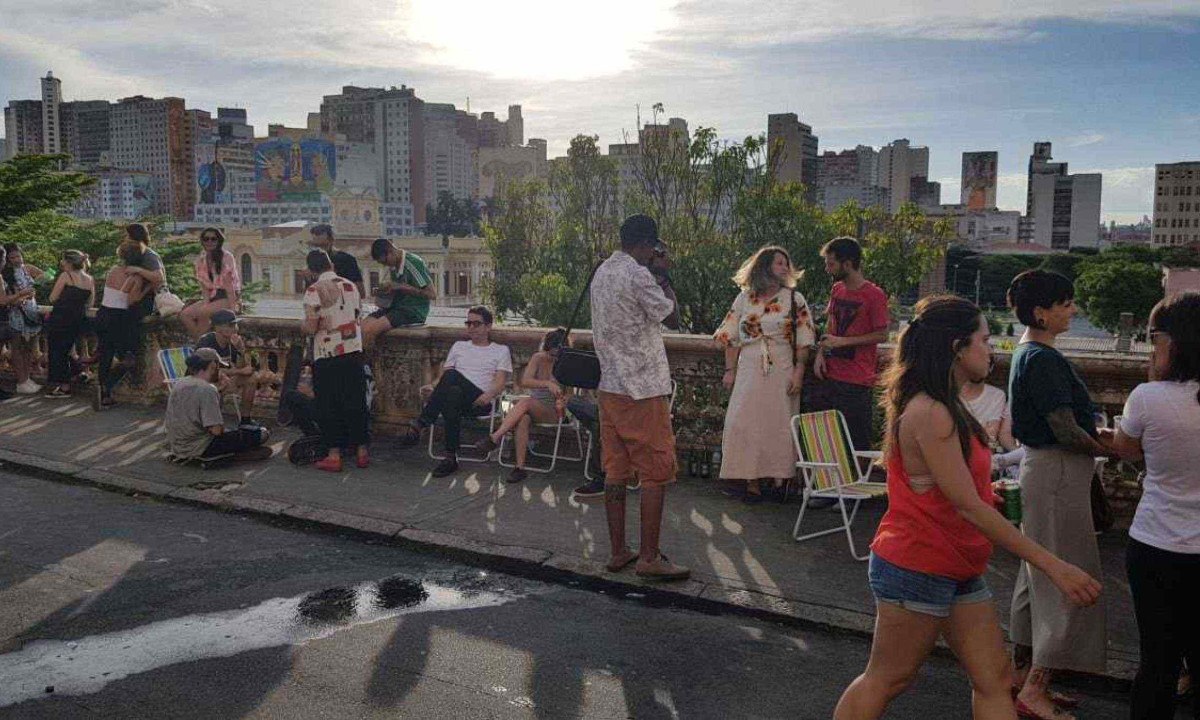 Rua Sapuca&iacute; &eacute; ponto de encontro da galera jovem e descolada  -  (crédito: Carlos Altman/EM)