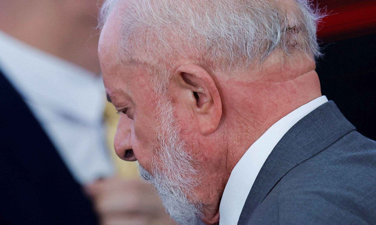 Equipe médica que acompanha presidente diz que ele está bem, fez fisioterapia e recebeu visitas de familiares na quarta-feira (11/12) -  (crédito: EPA-EFE/REX/Shutterstock)