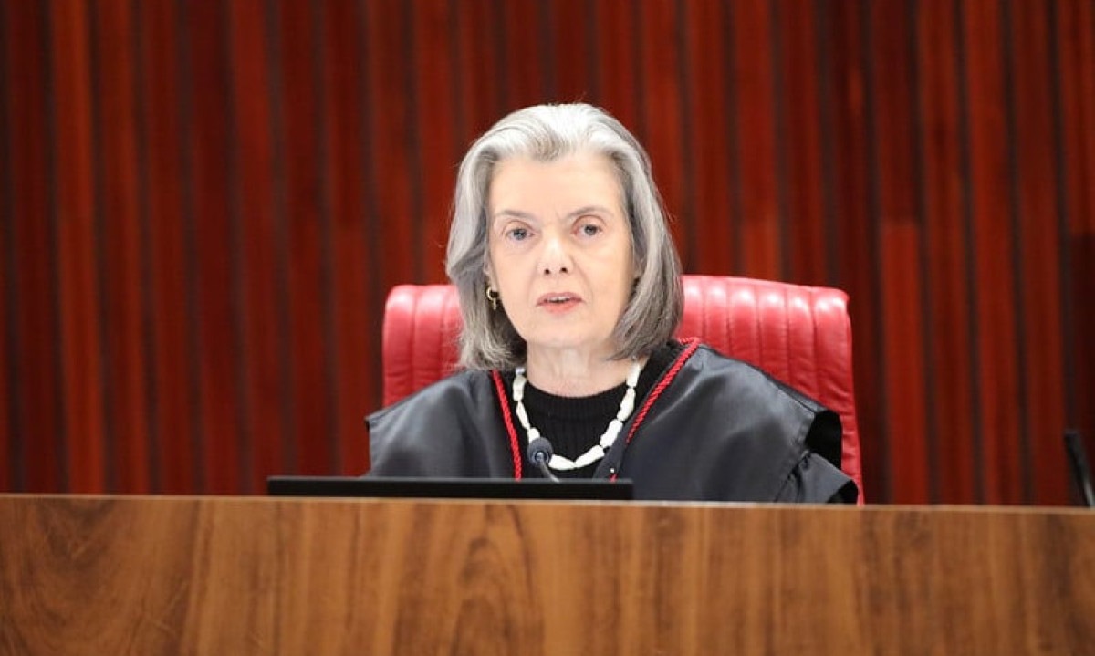TSE e presidente da Corte, C&aacute;rmen L&uacute;cia, t&ecirc;m se esquivado de perguntas sobre investiga&ccedil;&otilde;es sobre fraude em pequenos e m&eacute;dios munic&iacute;pios -  (crédito: Alejandro Zambrana/Secom/TSE)