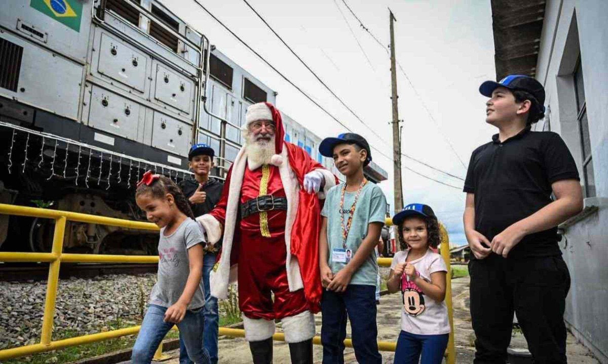 Empresa VLI realiza sonho de crianças que querem ser maquinistas, com visita à cabine de locomotiva -  (crédito: Leandro Couri/EM/D.A Press)