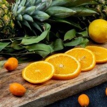 Anvisa: abacaxi e laranja são os alimentos com mais resíduos de agrotóxico  - Freepik