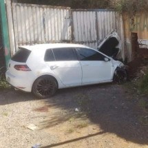 Duas pessoas morrem após carro bater em muro no Sul de Minas - Divulga&ccedil;&atilde;o / Departamento Municipal de Tr&acirc;nsito (Demutran)