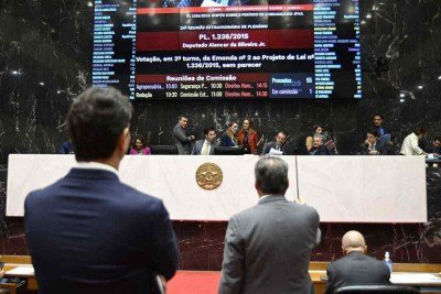 ALMG limpa a pauta e abre caminho para votar reajustes de servidores -  (crédito: ALMG/ Alexandre Netto)