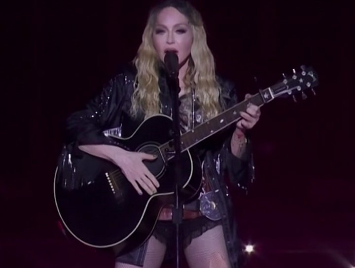 Shows - Madonna: A rainha do pop se apresentou para mais de 1,5 milhão de pessoas em maio, na praia de Copacabana, no Rio de Janeiro, e conquistou o topo na categoria 