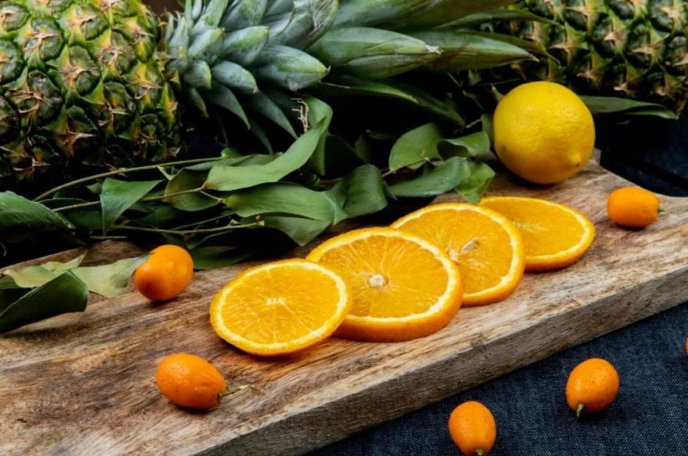 Anvisa: abacaxi e laranja são os alimentos com mais resíduos de agrotóxico 