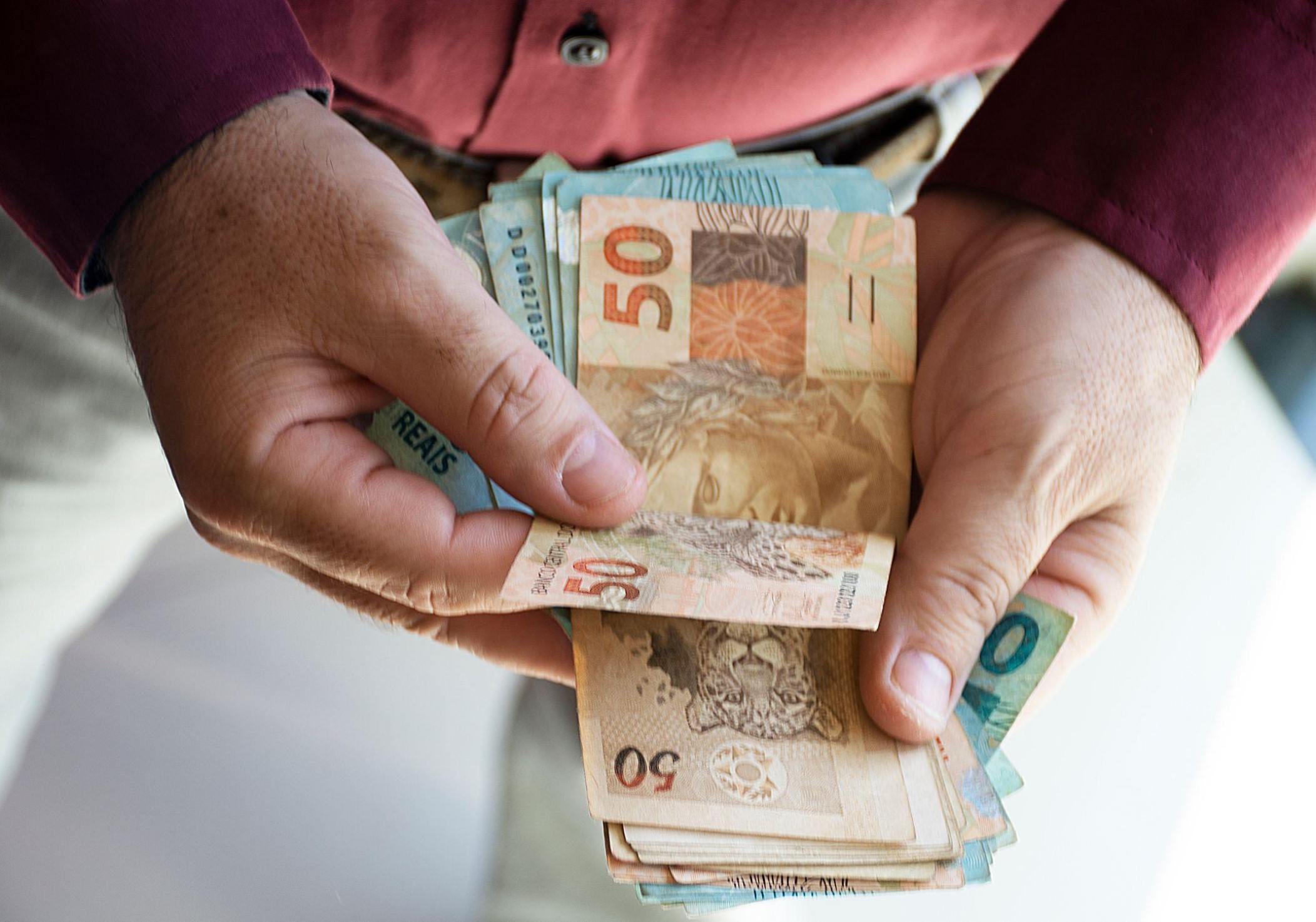 Como a alta dos juros impacta o seu bolso