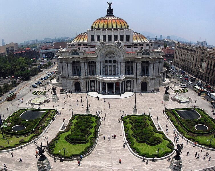 1º lugar: Cidade do México - A capital mexicana lidera a lista com pontuação alta em qualidade e acessibilidade. Os moradores destacaram especialmente os museus e seus acervos monumentais. Foram citados o Palácio de Bellas Artes e o Museu Soumaya. 