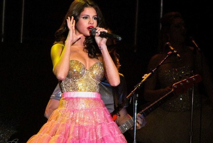Além da atuação, Selena conta com uma carreira musical de sucesso. Iniciou sua trajetória musical em 2009, com a banda Selena Gomez e The Scene, que lançou diversos hits como 