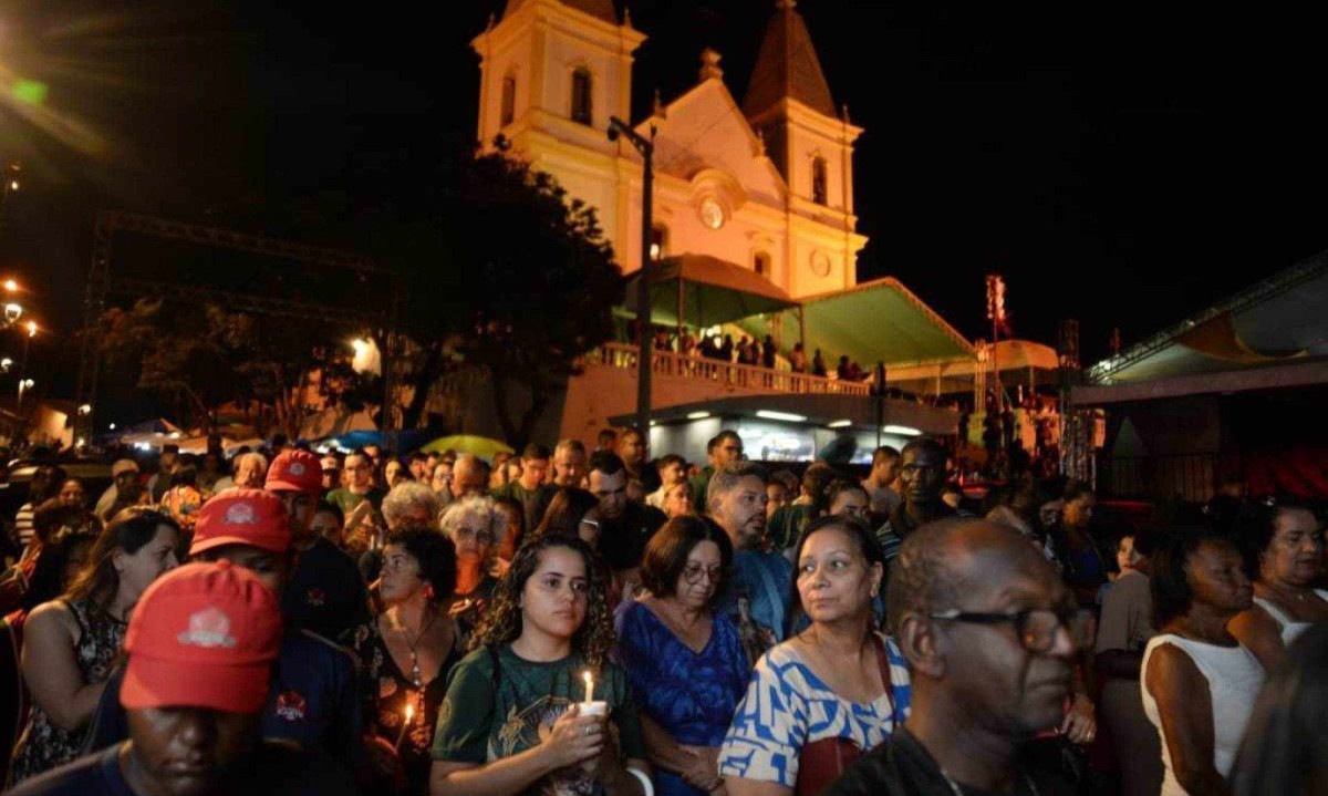 Fiéis foram às ruas de Santa Luzia no primeiro dia da programação especial dos 280 anos do jubileu em louvor à padroeira da cidade -  (crédito: Túlio Santos/EM/D.A Press)