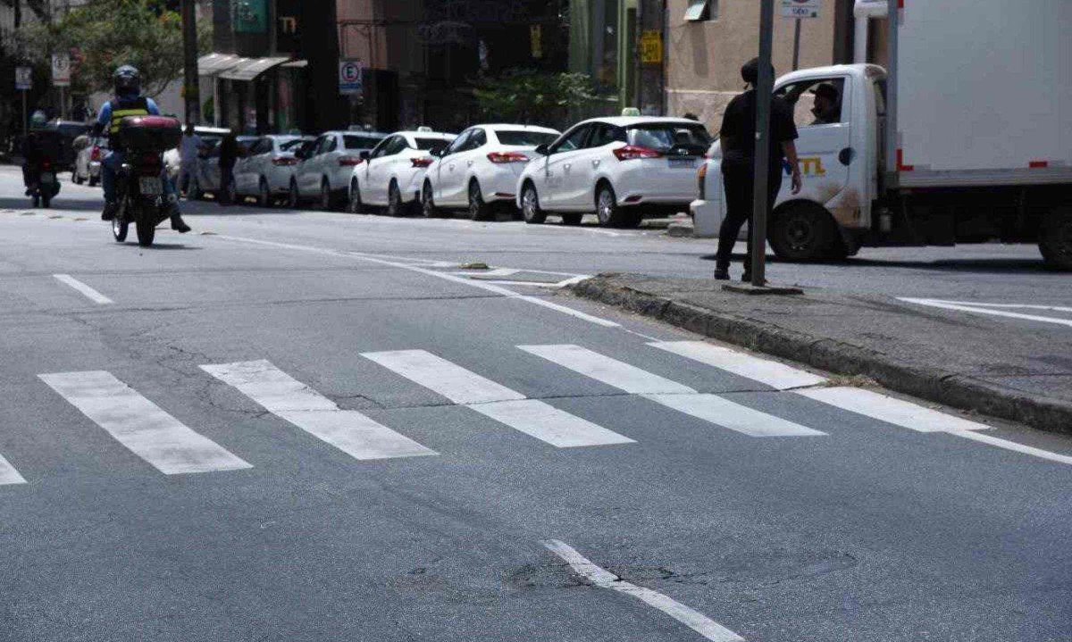 Em cinco anos, Governo de Minas amplia em mais de 2.400% o uso do asfalto borracha nas rodovias do estado -  (crédito: Gladyston Rodrigues/EM/D.A. Press)