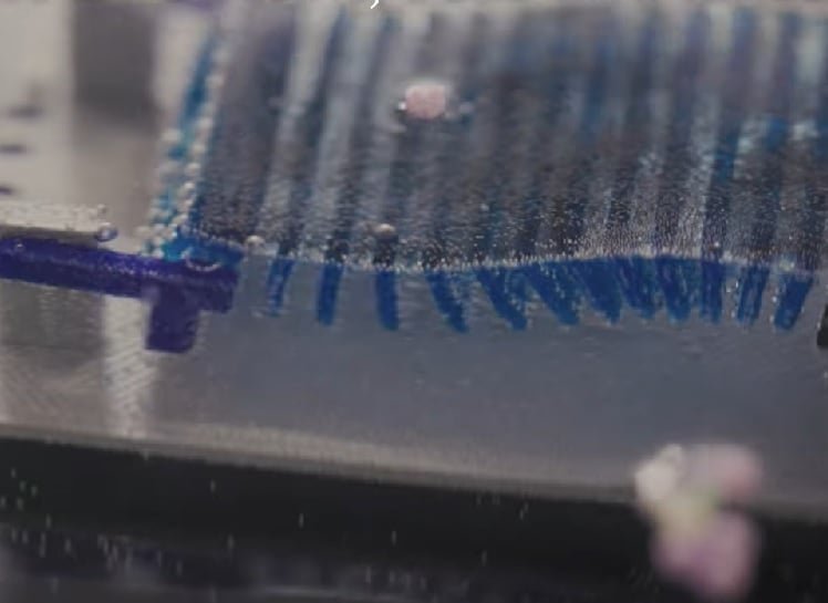 Nesse caso, o robô imitaria o movimento do caracol para conduzir o fluxo de água e resgatar partículas flutuantes. 