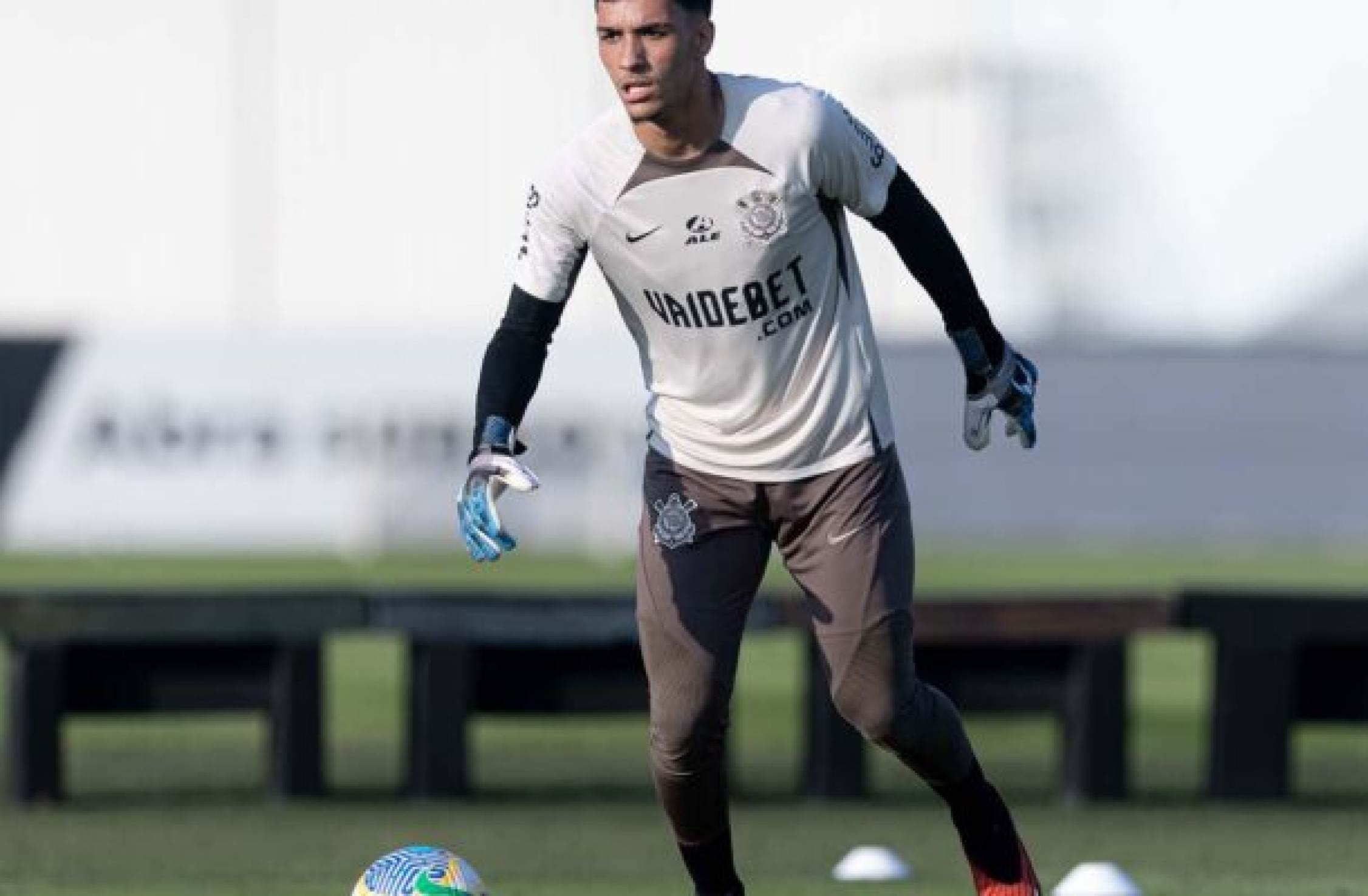 Inspirado em Cássio, goleiro do Corinthians busca segundo título da Copinha