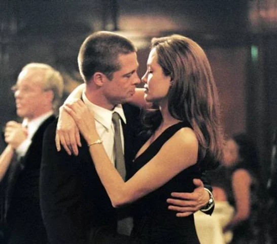 Um produtor de cinema quer convencer Brad Pitt e Angelina Jolie a voltarem a atuar juntos em um filme. O ex-casal vive turbulenta disputa judicial, mas Danny Rossner revelou ao site “Page Six” ter captado US$ 60 milhões (R$ 362 na cotação atual) para atraí-los a seu projeto.
-divulgação