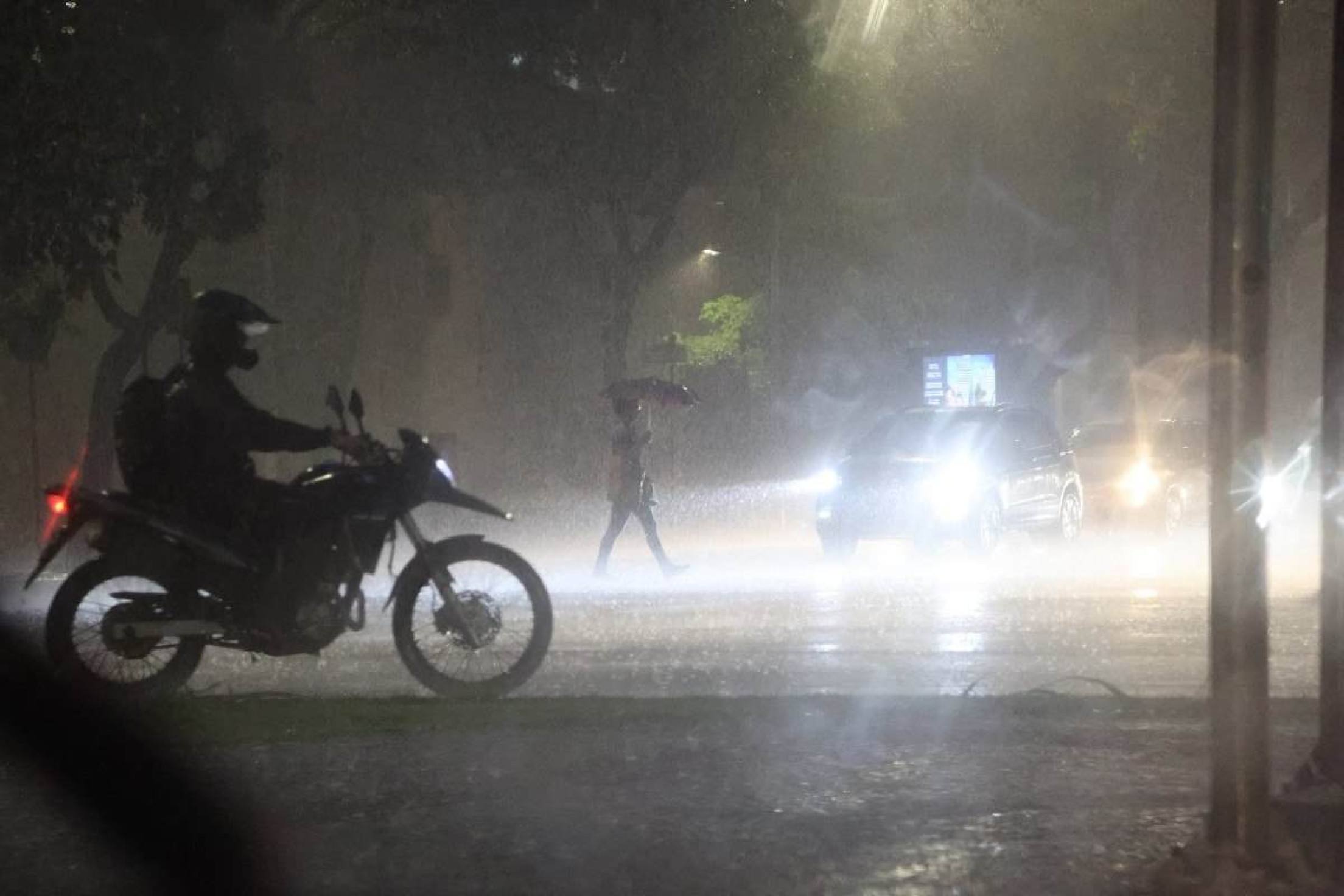 Tempo em MG: alerta de tempestade para 58 cidades é prorrogado