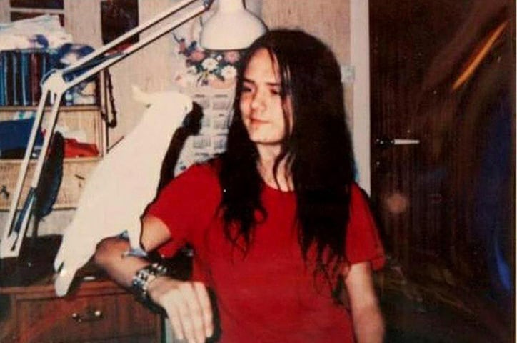 Euronymous - O guitarrista norueguês atuou na Banda Mayhem, apresentando-se com corpse paint. Pioneiro no Heavy Metal nórdico, destacou-se no Black Metal norueguês. Foi morto a facadas aos 25 anos, em 10/8/93, por Varg Vikernes, músico da Banda Burzum, que cumpriu pena de 15 anos pelo crime. 