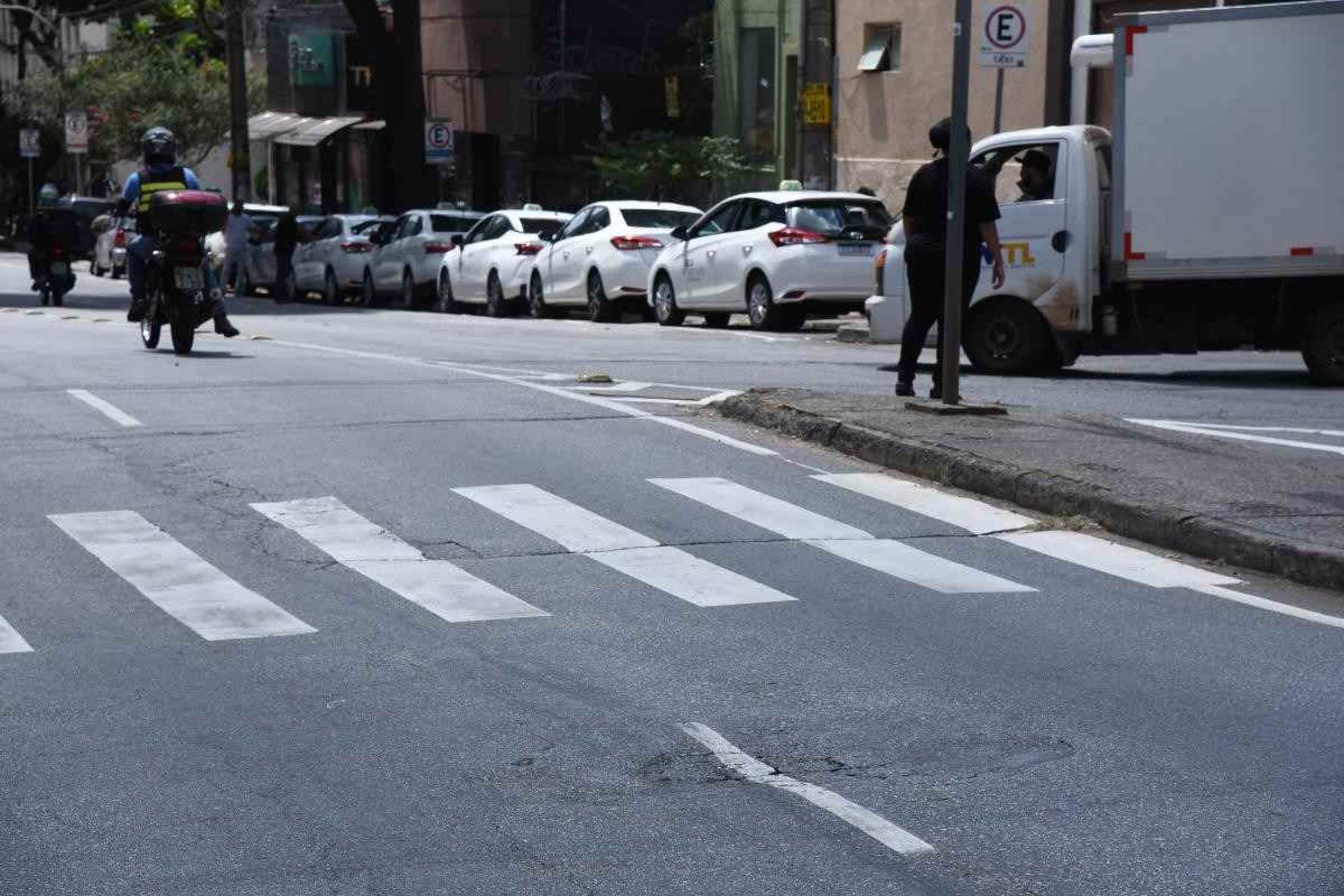 Estradas mineiras ficam mais sustentáveis com o uso do asfalto borracha