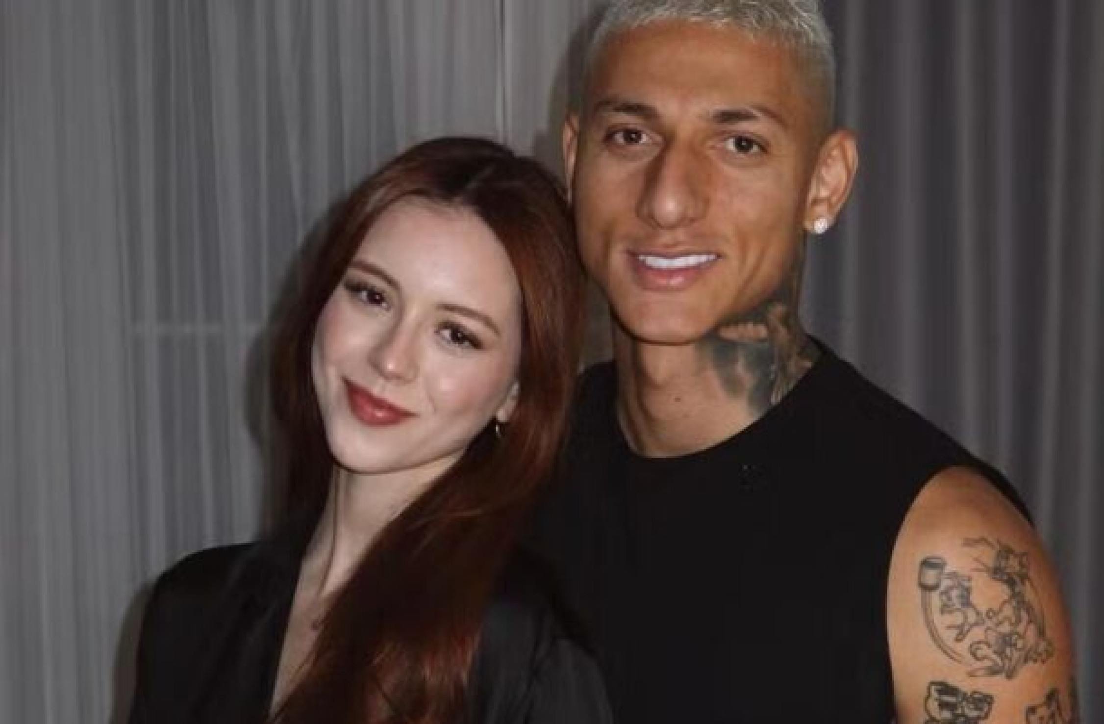 Richarlison descobre sexo de bebê com Amanda Araujo