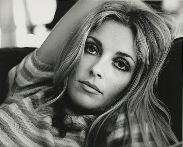 Sharon Tate - A atriz e modelo americana de 26 anos, casada com o cineasta Roman Polanski, estava grávida quando foi morta a tiros e facadas por fanáticos seguidores de Charles Manson, em 9/8/69. Os criminosos cumprem prisão perpétua, exceto Linda Kasabian, que contou tudo em troca de imunidade.