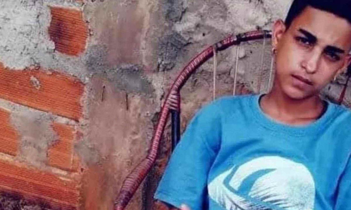 João Vitor Mateus de Oliveira, 14, estava no local, de acordo com testemunhas. Desde aquele dia o adolescente é considerado desaparecido -  (crédito: Reprodução)