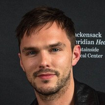 Entre heróis e vampiros, Nicholas Hoult e seu talento multifacetado - Montclair Film - wikimedia commons 