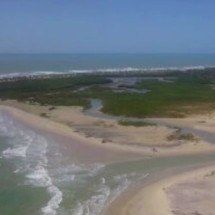 Praias de Aracaju são as mais limpas do Brasil e água morna é mais um atrativo para os turistas - Reprodução TV Globo 