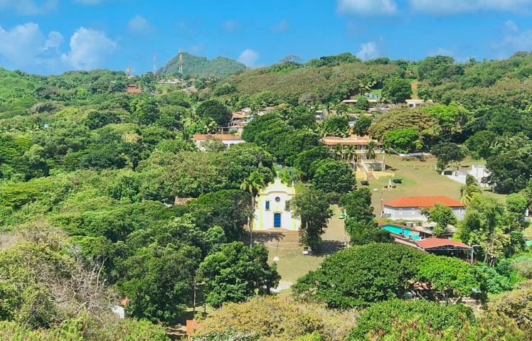 As construções que existem hoje na Vila dos Remédios foram construídas por prisioneiros que também trabalhavam na agricultura, marcenaria, ferraria e sapataria.