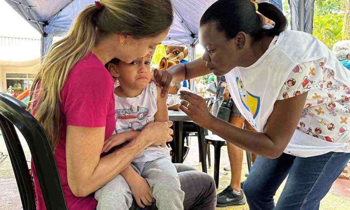 Em Minas Gerais, a vacinação da tríplice viral, que protege contra sarampo, caxumba e rubéola, atingiu 103,25% da meta -  (crédito: Ramon Lisboa/EM/D.A Press)