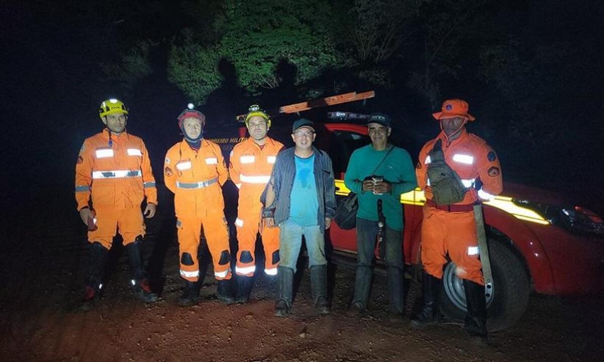 Minas: bombeiros resgatam desaparecidos em Francisco Sá - CBMMG