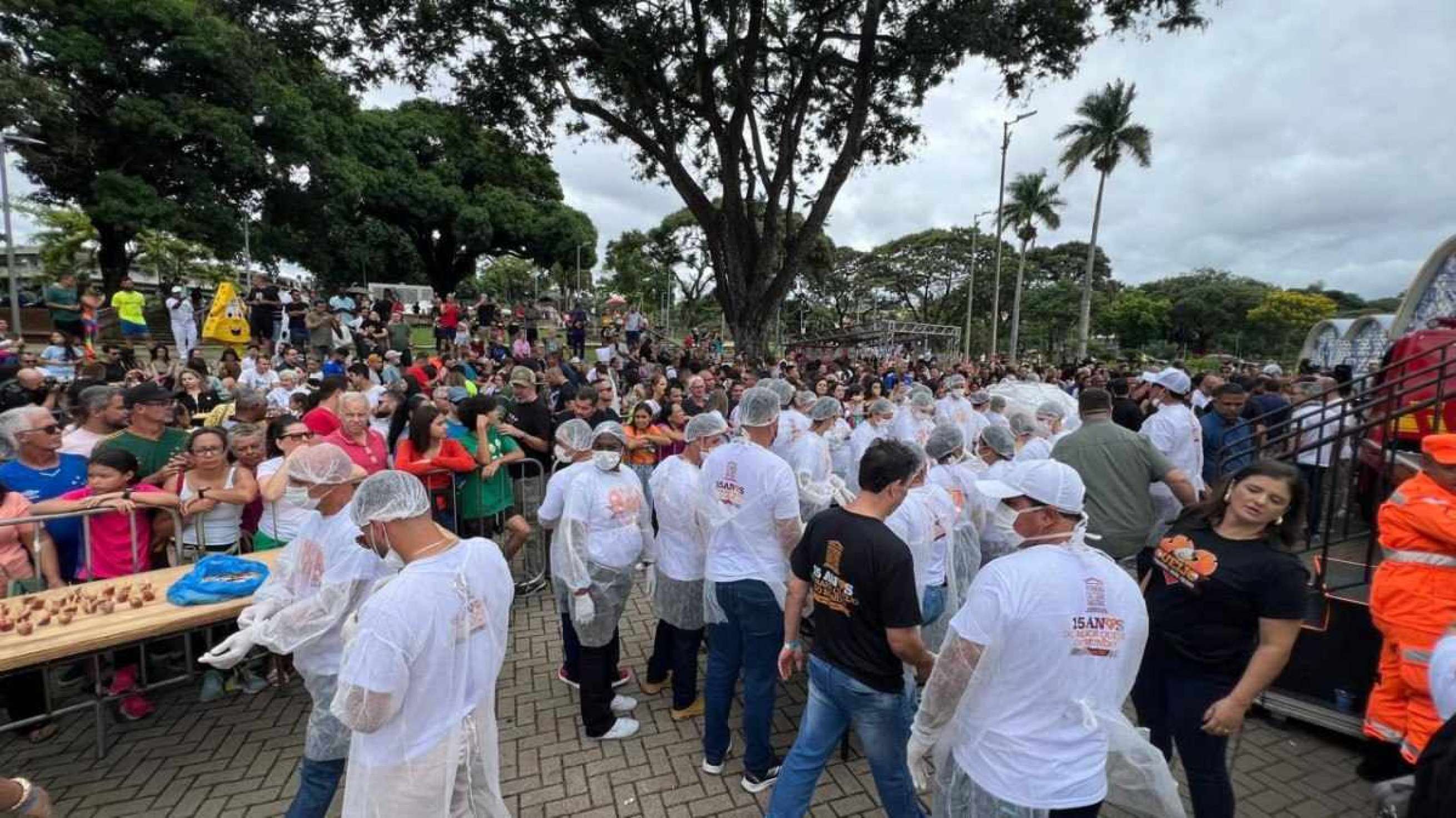 Participantes recebem porções de 250g de queijo para levar para casa