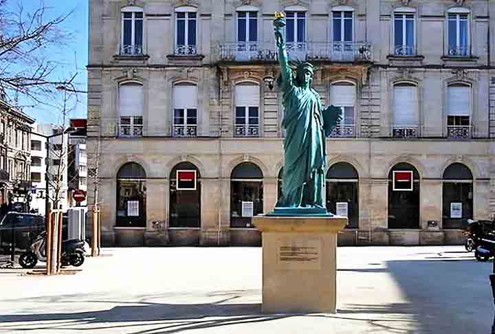 Bordeaux, França – Com 2,5 metros, a estátua está no bairro Chartrons, onde Bartholdi inicialmente testou a ideia. O local, com vinícolas e museus, é ideal para os amantes da história e do vinho.
