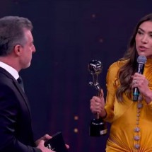 Histórico! Patrícia Abravanel participa de homenagem a Silvio Santos no "Domingão com Huck" - reprodução/tv globo