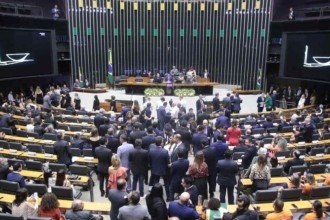 O desafio da semana do Planalto: aprovar o pacote e se esquivar de bolas nas costas