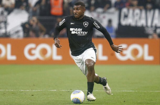 15) CUIBANO (lateral-esquerdo) - Valorizou. Subiu de 2 milhões de euros (R$ 12,6 milhões) para 4,5 milhões (R$ 28,5 milhões) - Foto: Vitor Silva/Botafogo