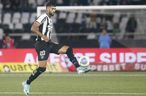 11) BARBOZA (zagueiro) - Valorizou. Subiu de 2,5 milhões de euros (R$ 15,8 milhões) para 5 milhões de euros (R$ 31,6 milhões) - Foto: Vitor Silva/Botafogo