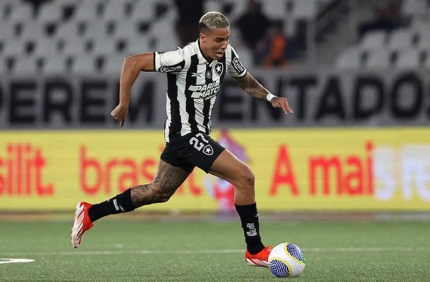  25) CARLOS ALBERTO (atacante) - Permanece com o mesmo preço de mercado: 1,3 milhão de euros (R$ 8,2 milhões) - Foto: Vitor Silva/Botafogo