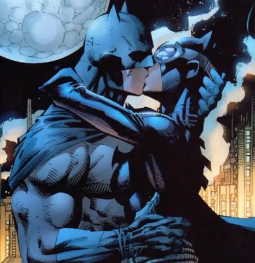 Batman e Mulher-Gato - Sempre houve uma relação forte entre eles, até pelo motivo da criação da Mulher-Gato na história do Batman.