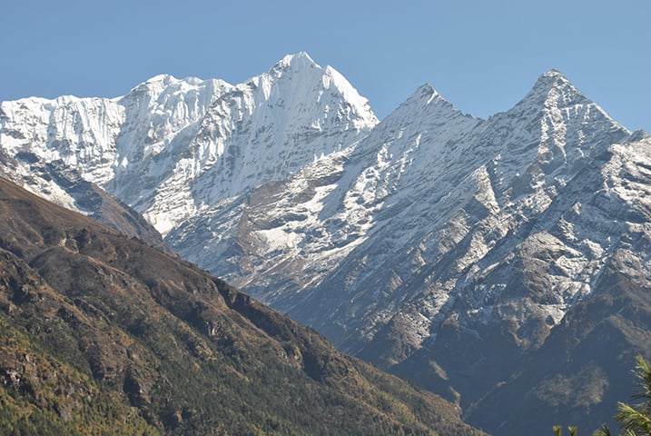 Um estudo mostra que o Monte Everest, o mais alto do planeta, está aumentando de tamanho. Com 8.849 metros de altitude, essa montanha atrai centenas de alpinistas todos os anos,. E o curioso é que, conforme publicação da Nature Geoscience, a montanha está ficando ainda maior. 