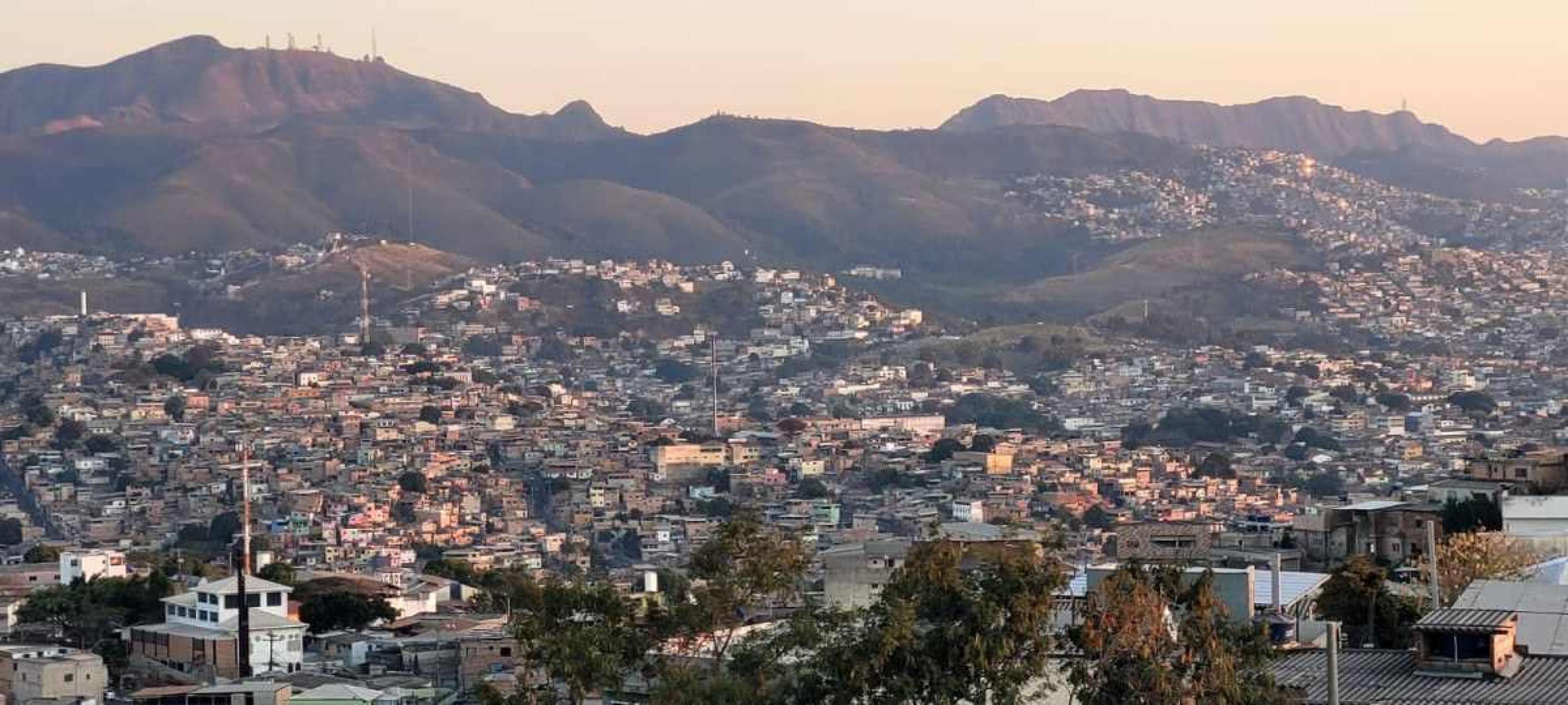 O lMonte Cruzeiro garante uma vista panorâmica de três cidades mineiras, mas ainda carece de estrutura e acesso  