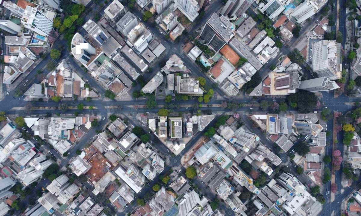 Avenida Getúlio Vargas, na região Centro-Sul de Belo Horizonte vista de drone -  (crédito: Leandro Couri/EM/DA Press)