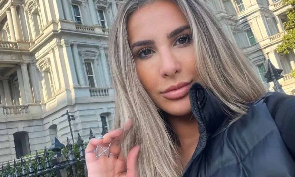 Influenciadora digital Emma Spinner, de 31 anos, indiciada por diversos crimes virtuais, foi presa na BR-262 -  (crédito: Redes Sociais)