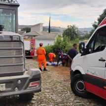 Funcionário de empreiteira morre prensado por pá mecânica em Minas