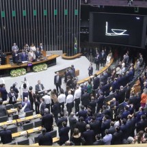 Congresso já pensa em votação após o Natal para aprovar pacote fiscal - Platobr