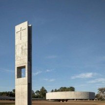 Igreja de Brasília vira referência de arquitetura e recebe prêmios internacionais - reprodução/@sagradafamiliaparkway