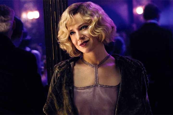 Ela também interpretou Roxie Hart no filme musical de 2002 