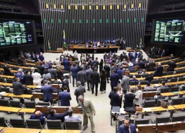Proposta apresentada pelo Executivo de cobrar um imposto mínimo dos ricos enfrenta resistências no Congresso Nacional -  (crédito: Vinicius Loures/Câmara dos Deputados )